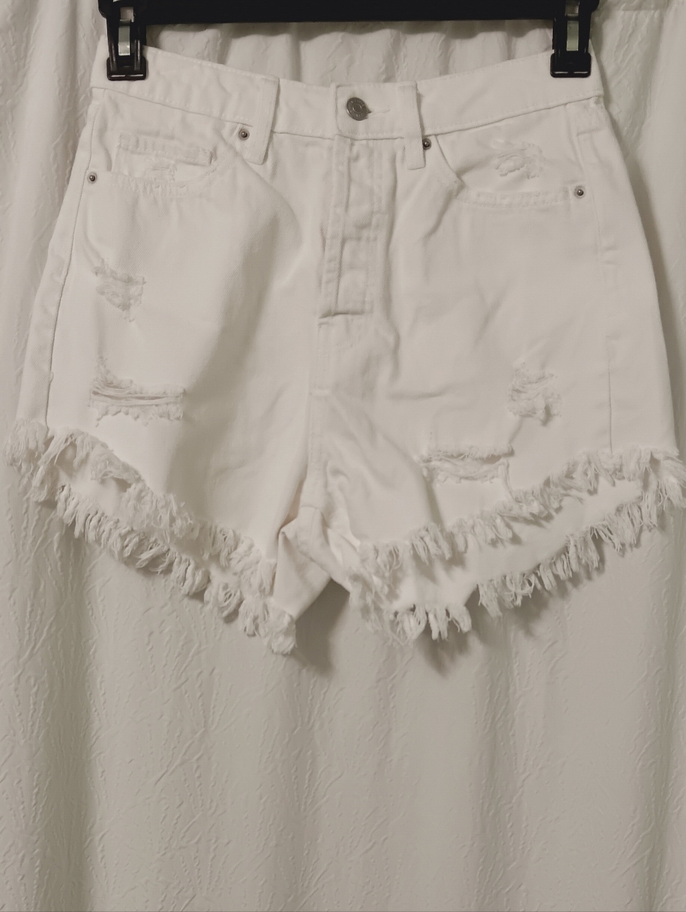 wild fable White Distressed Frayed Hem Denim Shorts Size 6